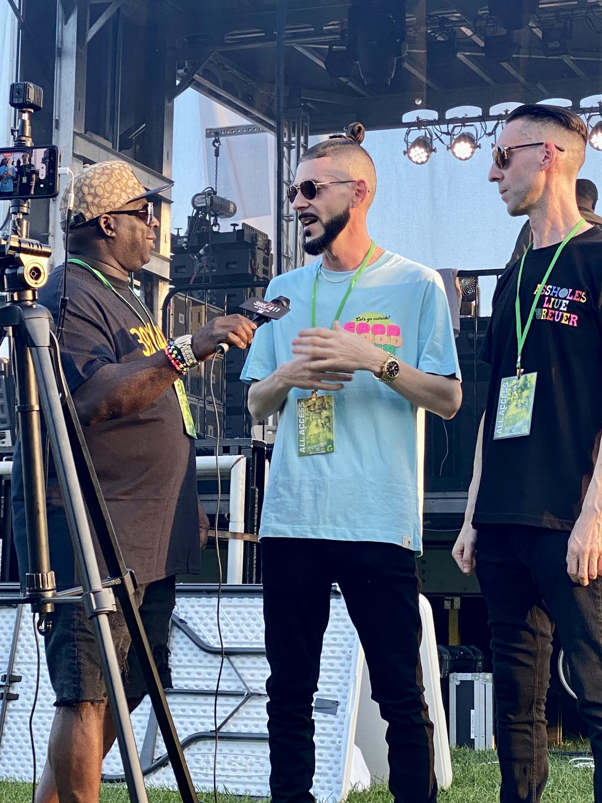 KING T and LUSS with friends backstage