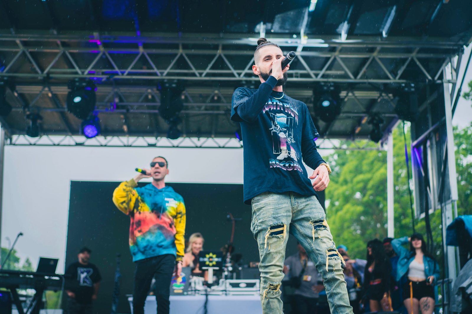 KING T and LUSS on stage side by side