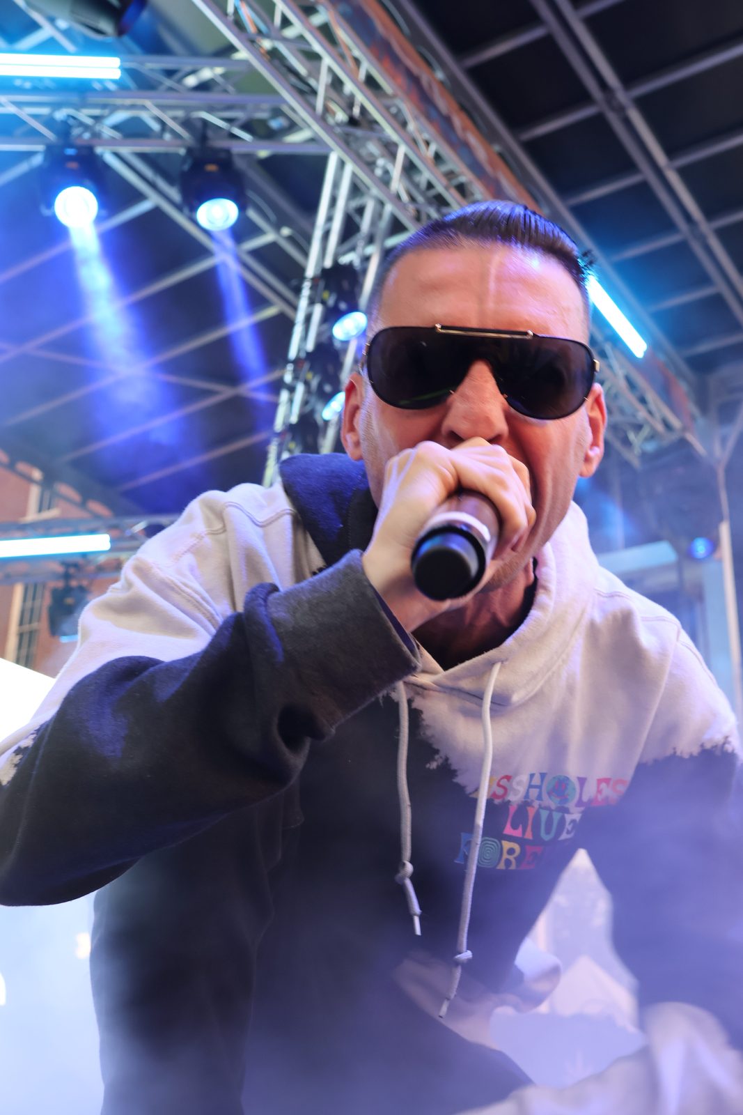 Performing with a mic under stage lights